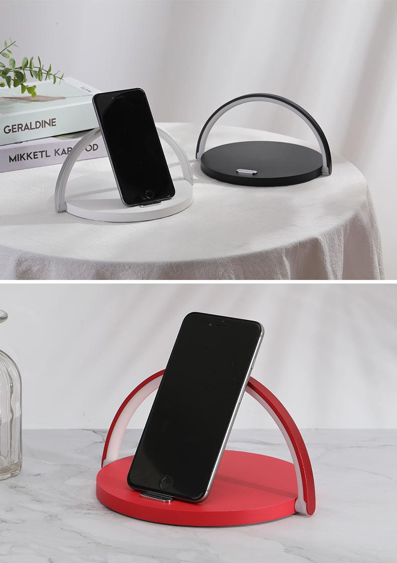 Luminária e suporte com carregador sem fio e por indução acoplado para telefone celular Rede Canan