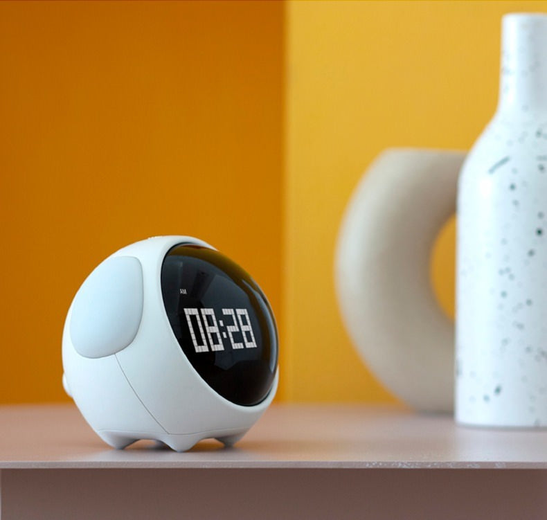 Relógio/despertador digital de mesa com luminária e expressão interativa pixel Rede Canan