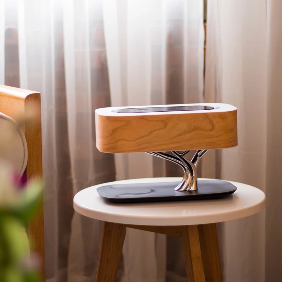 Luminária árvore multifunções – carregador sem fio e por indução acoplado para celular com bluetooth 4.0 Rede Canan