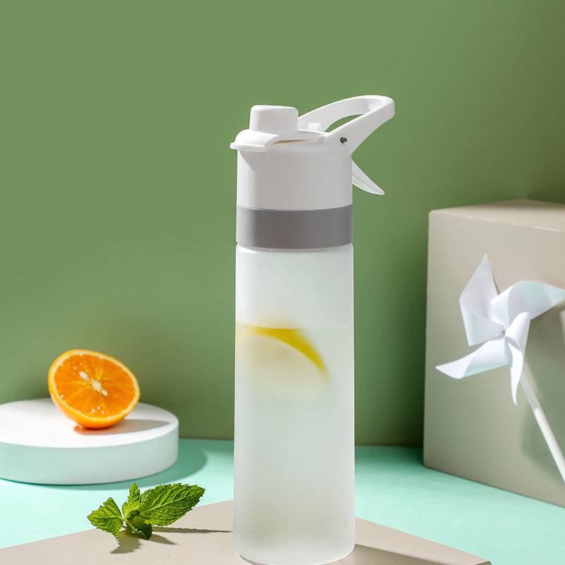 Garrafa de água squeeze (com spray/espirrador de água) à prova de vazamento 650ml Rede Canan