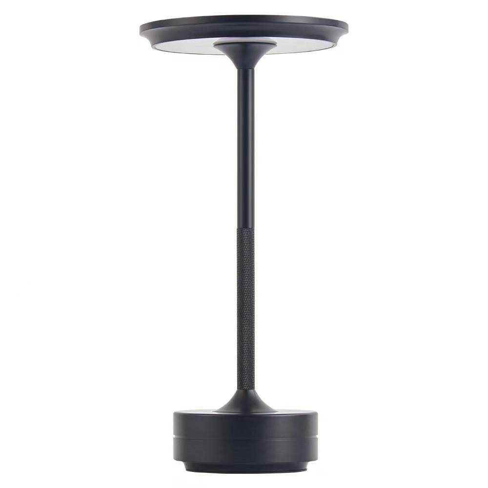 Luminária sofisticada “poste” com carregamento USB Rede Canan