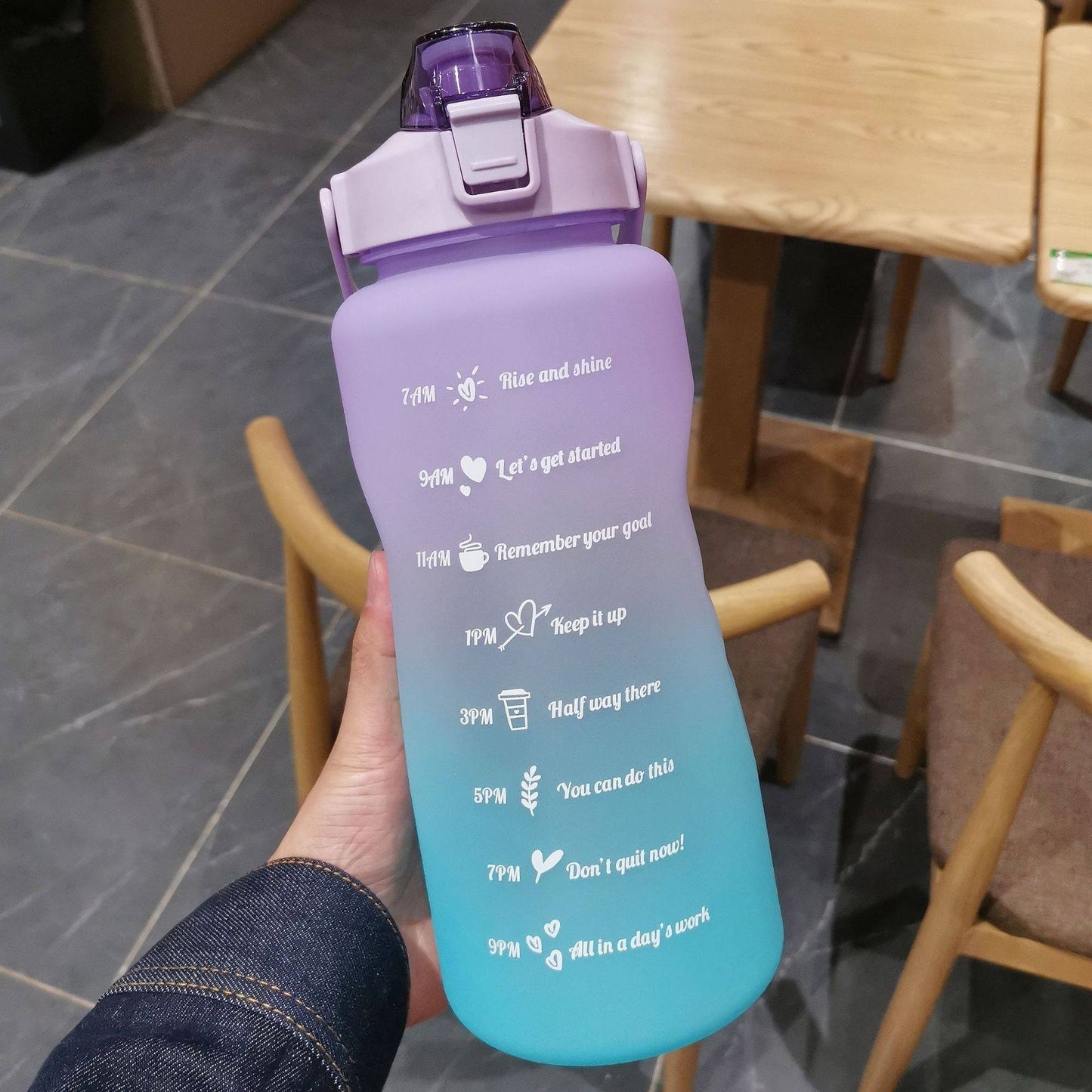 Garrafa de água colorida TikTok à prova de vazamento 2000ml Rede Canan