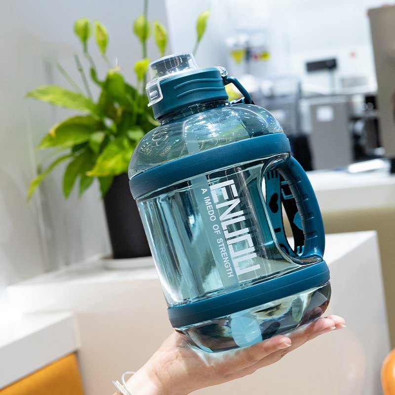 Garrafa de água à prova de vazamento 2400ml Rede Canan