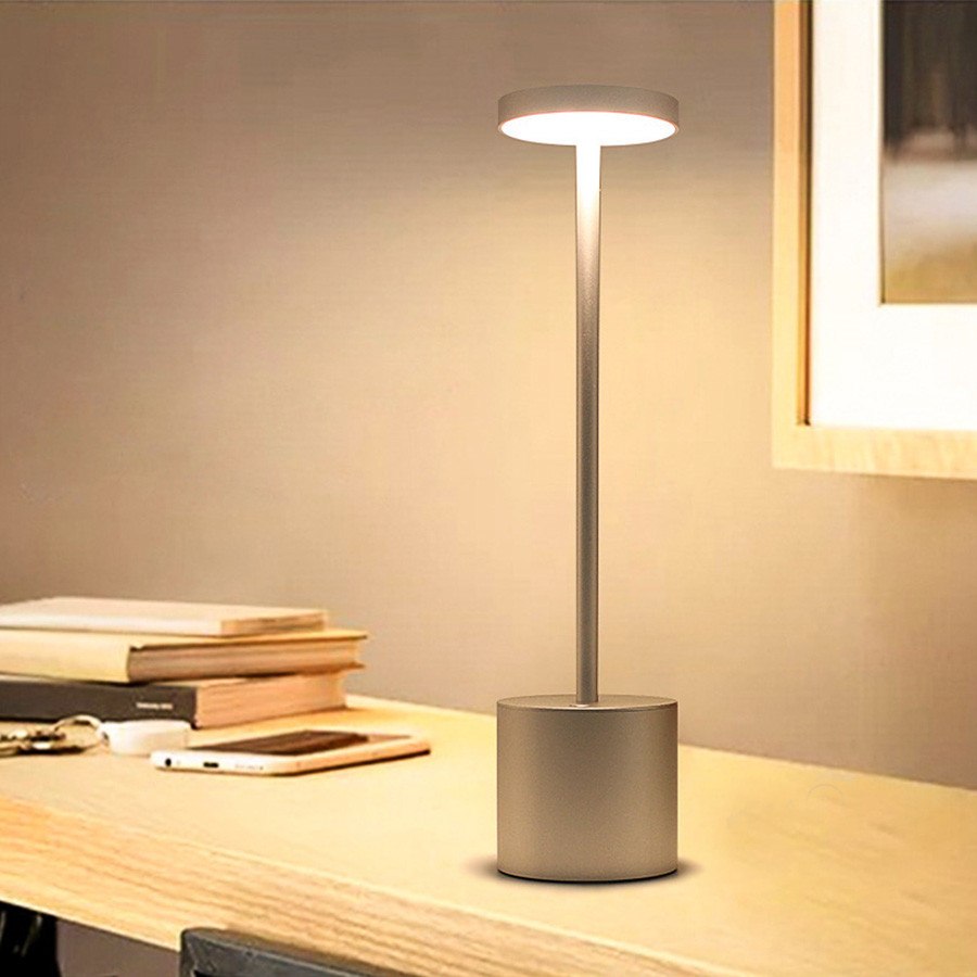 Luminária sofisticada “poste” com carregamento USB 2 Rede Canan