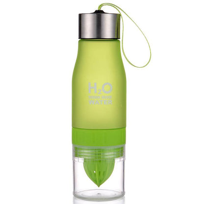 Garrafa com infusor de frutas Rede Canan