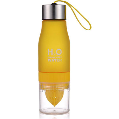 Garrafa com infusor de frutas Rede Canan