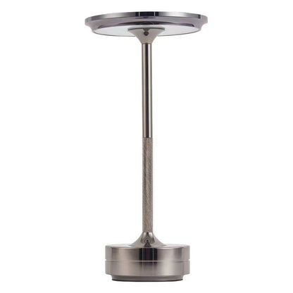 Luminária sofisticada “poste” com carregamento USB Rede Canan