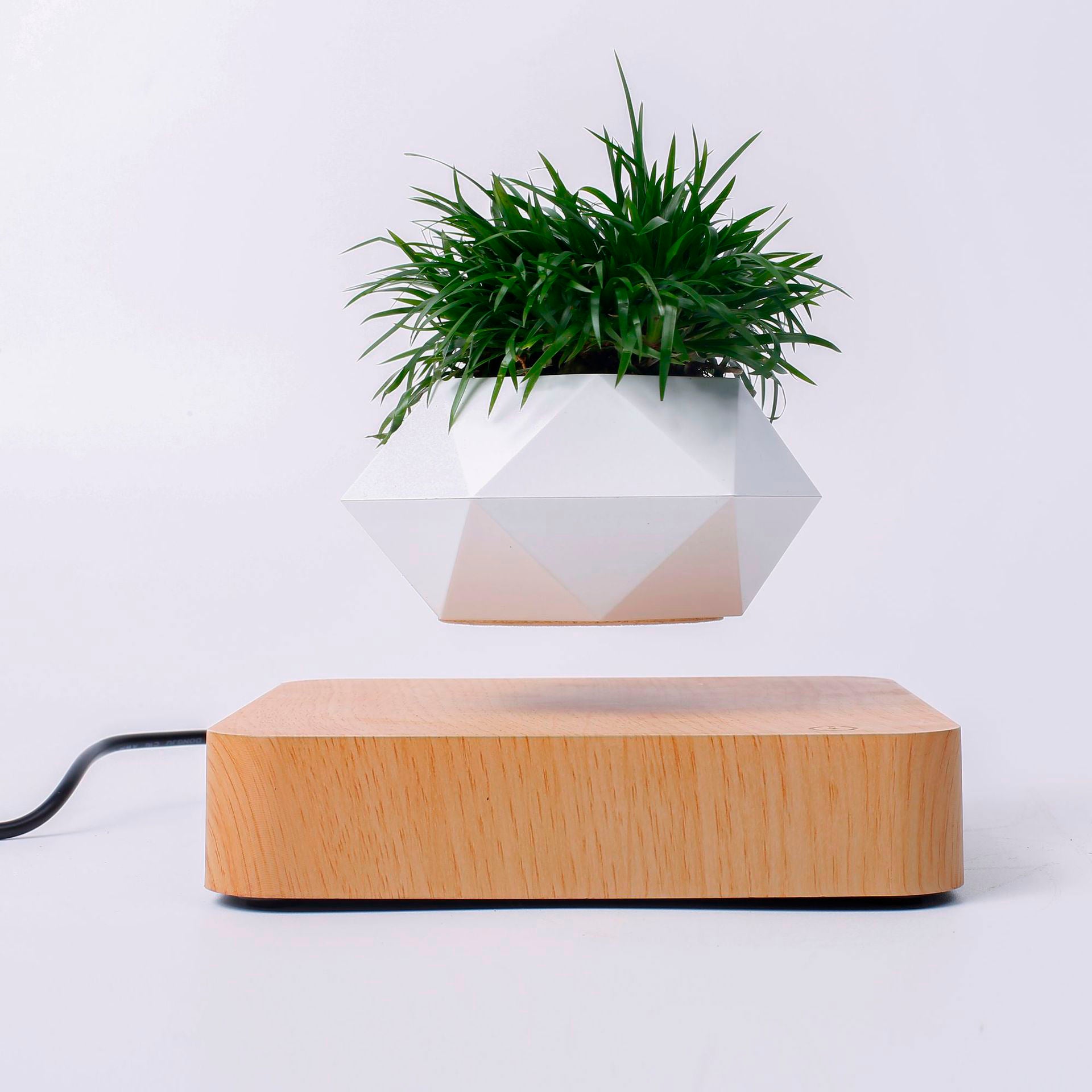 Vaso para planta com levitação magnética e rotação de 360º 2 Rede Canan