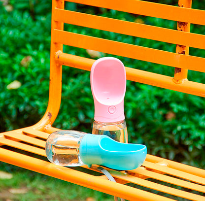Garrafa com dispenser de água para pets Rede Canan